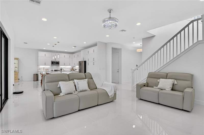 4 bedroom SingleFamilyResidence at 20908 Thistle Leaf Ln, Rivercreek In Estero, Estero — photo 2