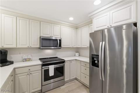 221 9th St S 217, Naples FL - photo 8 of 42