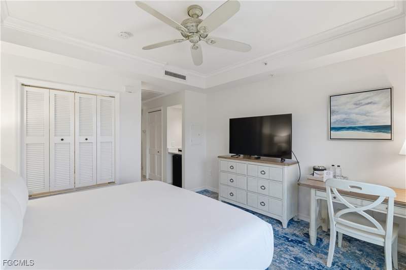 1 bedroom Condominium at 221 9th St S 403, Bellasera Resort, Naples — photo 3