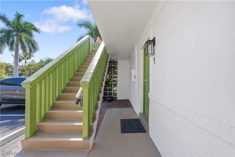 975 9th Ave S 1, Naples FL - photo 14 of 35