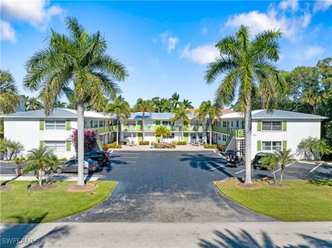 975 9th Ave S 1, Naples FL - photo 7 of 35