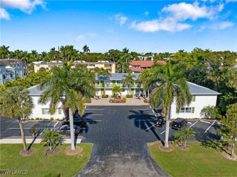975 9th Ave S 1, Naples FL - photo 8 of 35