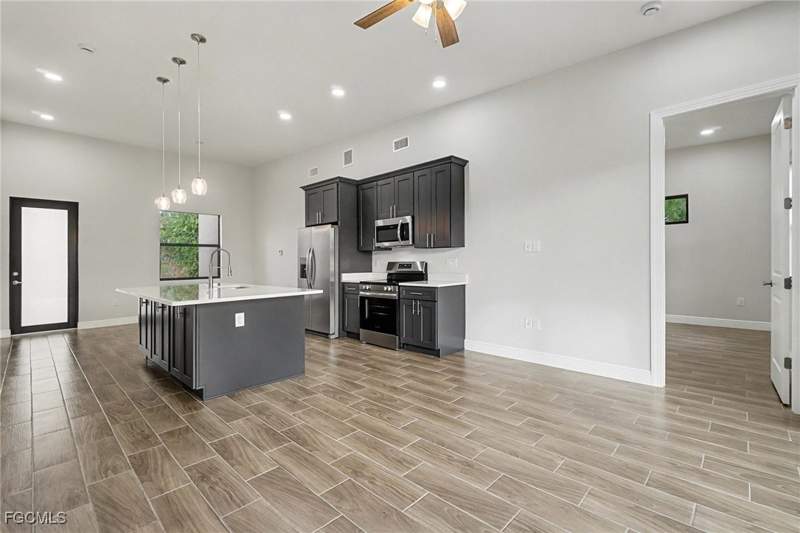 3 bedroom SingleFamilyResidence at 3013 4th St SW, Lehigh Acres, Lehigh Acres — photo 5