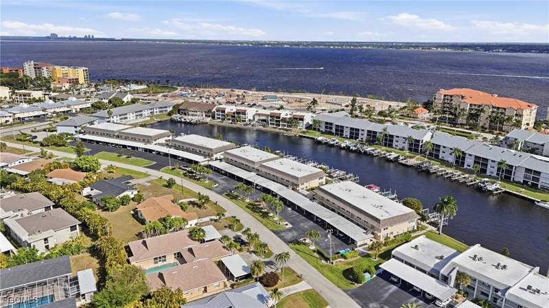 2 bedroom Condominium at 4229 SE 19th Pl 2B, Commodore Condo, Cape Coral — photo 5