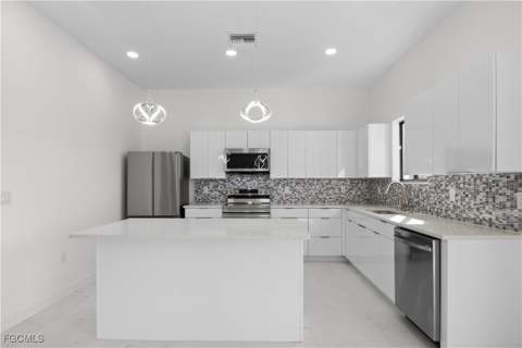 2810 NW 19th Ave, Cape Coral FL - photo 13 of 32