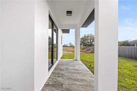 2810 NW 19th Ave, Cape Coral FL - photo 6 of 32