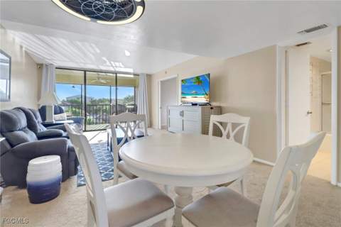 4240 Steamboat Bend 403, Fort Myers FL - photo 7 of 34