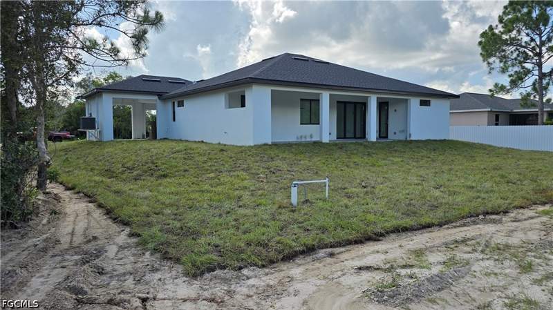 4 bedroom SingleFamilyResidence at 728 La Plata Ave, Mirror Lake Estates, Lehigh Acres — photo 3