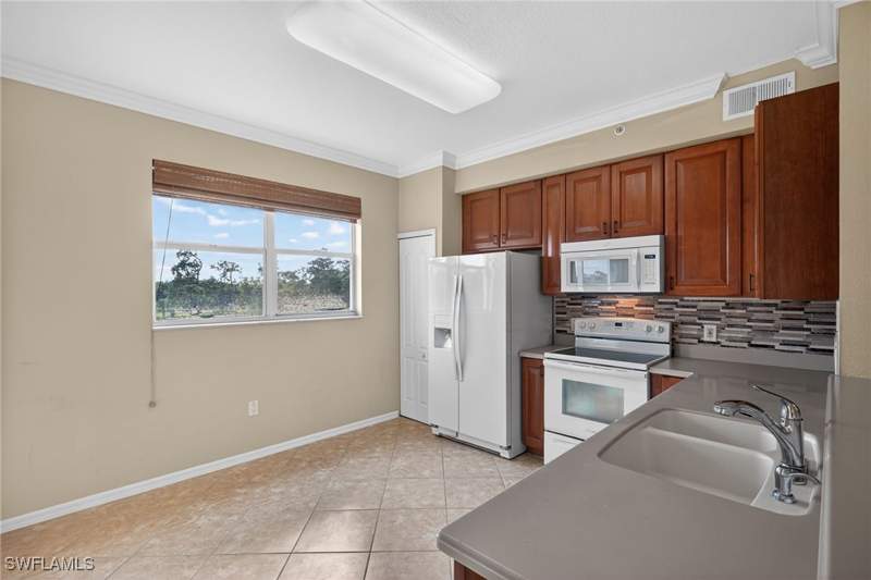 2 bedroom Condominium at 6816 Sterling Greens Pl 303, Sterling Greens, Naples — photo 3