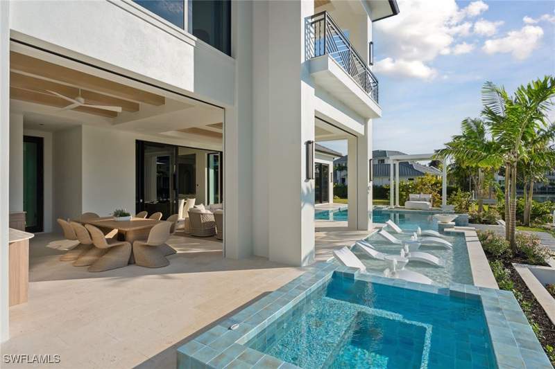 6 bedroom SingleFamilyResidence at 1990 7th St S, Aqualane Shores, Naples — photo 2