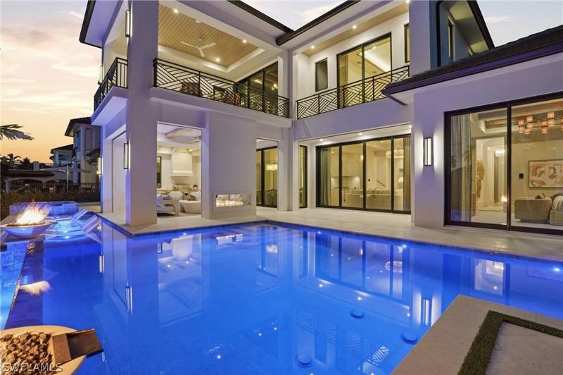 6 bedroom SingleFamilyResidence at 1990 7th St S, Aqualane Shores, Naples — photo 5