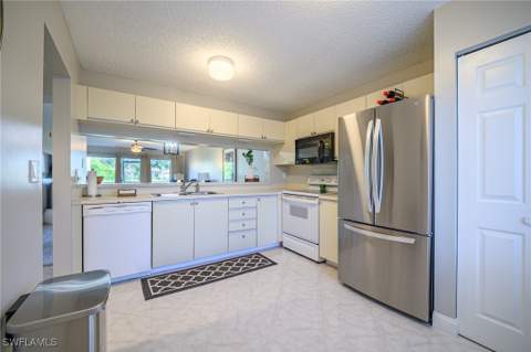 6945 Dennis Cir I-107, Naples FL - photo 14 of 32