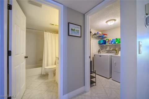 6945 Dennis Cir I-107, Naples FL - photo 22 of 32