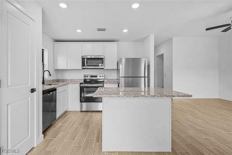 424 Parkdale Blvd, Lehigh Acres FL - photo 8 of 24