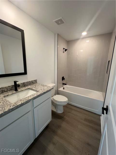 134 Zobora Cir, Fort Myers FL - photo 10 of 22
