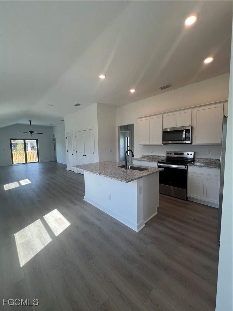 3 bedroom SingleFamilyResidence at 134 Zobora Cir, Mirror Lakes, Fort Myers — photo 2