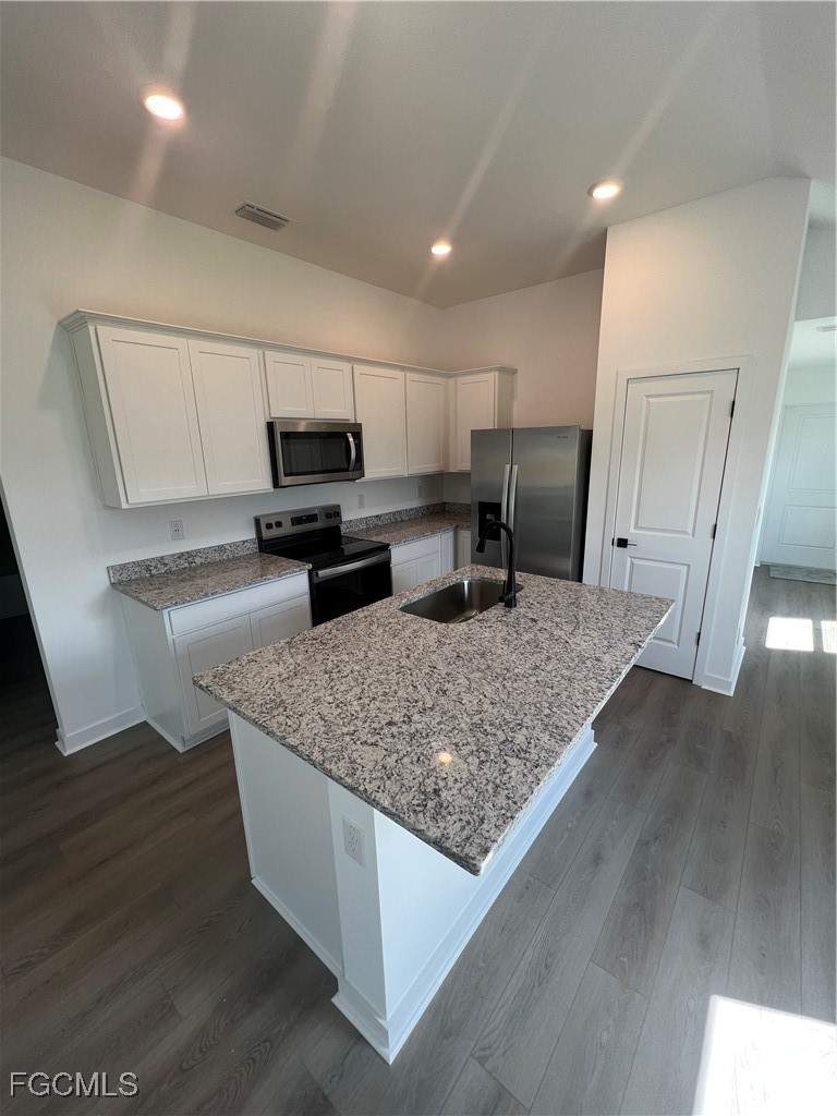 3 bedroom SingleFamilyResidence at 134 Zobora Cir, Mirror Lakes, Fort Myers — photo 3