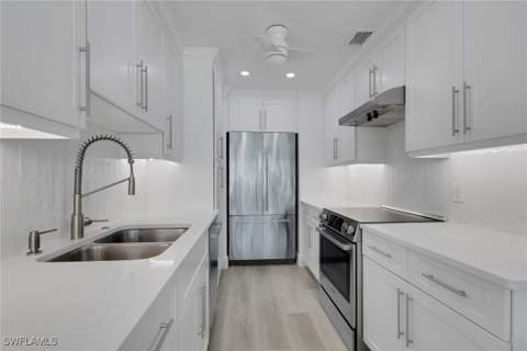 2100 Gulf Shore Blvd N 113, Naples FL - photo 14 of 50