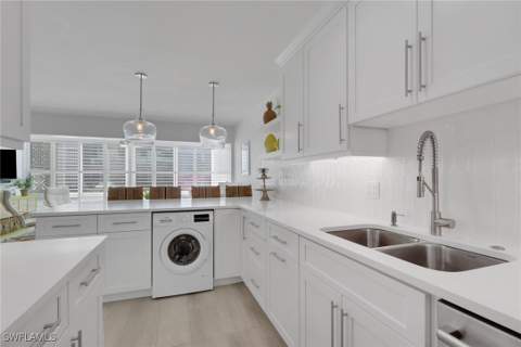 2100 Gulf Shore Blvd N 113, Naples FL - photo 15 of 50