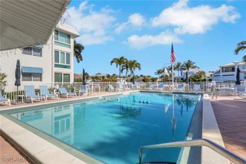 2100 Gulf Shore Blvd N 113, Naples FL - photo 23 of 50