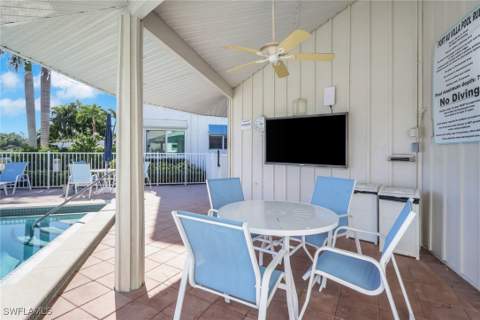 2100 Gulf Shore Blvd N 113, Naples FL - photo 24 of 50