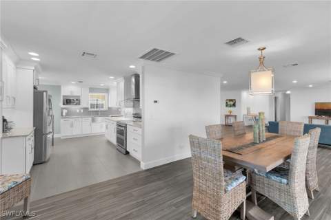 1020 Swallow Ave 302, Marco Island FL - photo 10 of 48