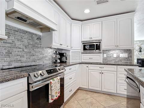 11481 Rebecca Cir, Fort Myers Beach FL - photo 10 of 50