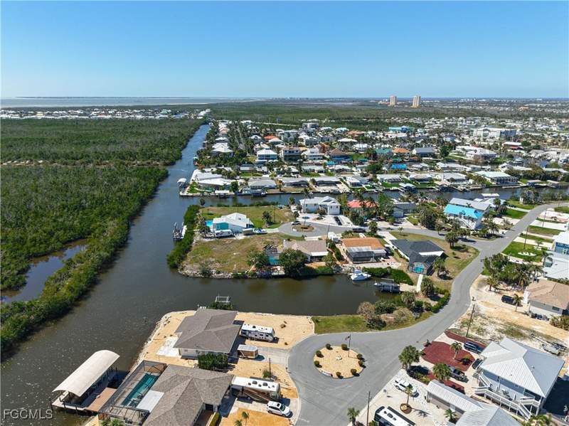 2 bedroom SingleFamilyResidence at 11481 Rebecca Cir, Tip Top Terrace, Fort Myers Beach — photo 4
