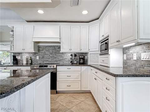 11481 Rebecca Cir, Fort Myers Beach FL - photo 9 of 50