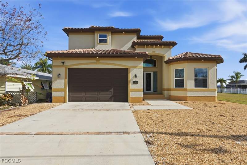 4 bedroom SingleFamilyResidence at 2038 Bahama Ave, Fort Myers Shores, Fort Myers — photo 2