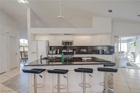 2121 SE 5th Ct, Cape Coral FL - photo 12 of 31