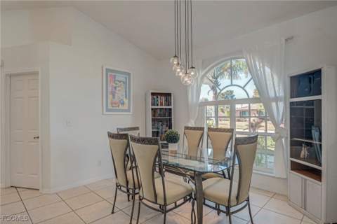 2121 SE 5th Ct, Cape Coral FL - photo 8 of 31