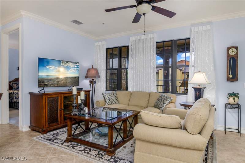 3 bedroom Townhouse at 9108 Capistrano St S 7402, Ole, Naples — photo 4