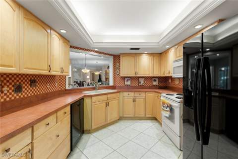 592 Beachwalk Cir N102, Naples FL - photo 6 of 34
