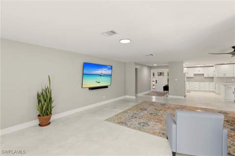 74 Aqua Ln, North Fort Myers FL - photo 13 of 50