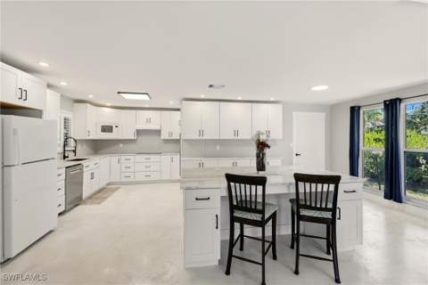 74 Aqua Ln, North Fort Myers FL - photo 15 of 50