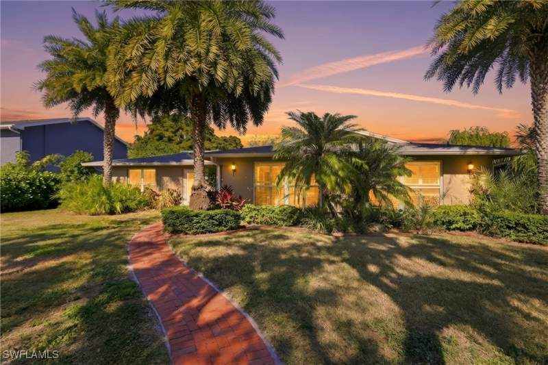 3 bedroom SingleFamilyResidence at 74 Aqua Ln, Overiver Shores, North Fort Myers — photo 2