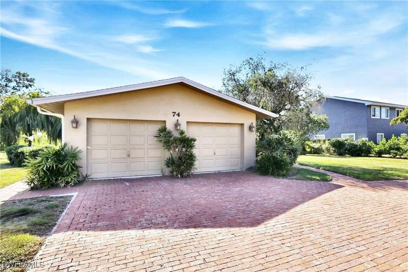 3 bedroom SingleFamilyResidence at 74 Aqua Ln, Overiver Shores, North Fort Myers — photo 4