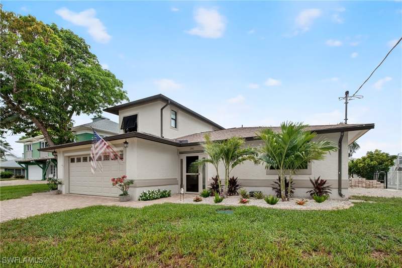 3 bedroom SingleFamilyResidence at 190 Tahiti Cir, Isles Of Capri, Naples — photo 2