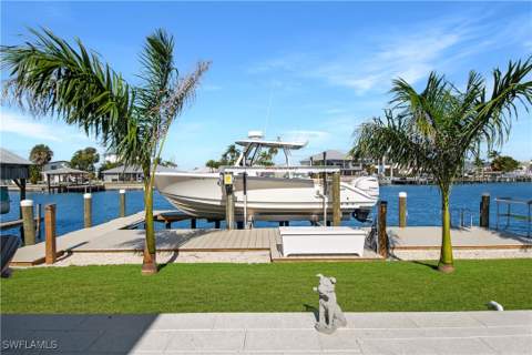 190 Tahiti Cir, Naples FL - photo 23 of 33