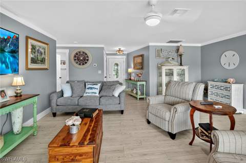 190 Tahiti Cir, Naples FL - photo 7 of 33