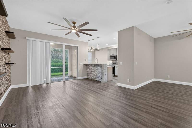 3 bedroom Townhouse at 4048 Cherrybrook Loop, Townhomes Of San Simeon, Fort Myers — photo 4