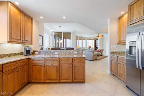 4192 Bay Beach Ln 881, Fort Myers Beach FL - photo 17 of 40