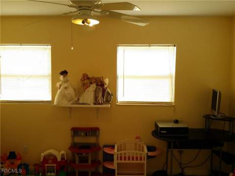 950 Lakeview Dr, North Fort Myers FL - photo 10 of 42