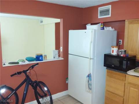 950 Lakeview Dr, North Fort Myers FL - photo 16 of 42