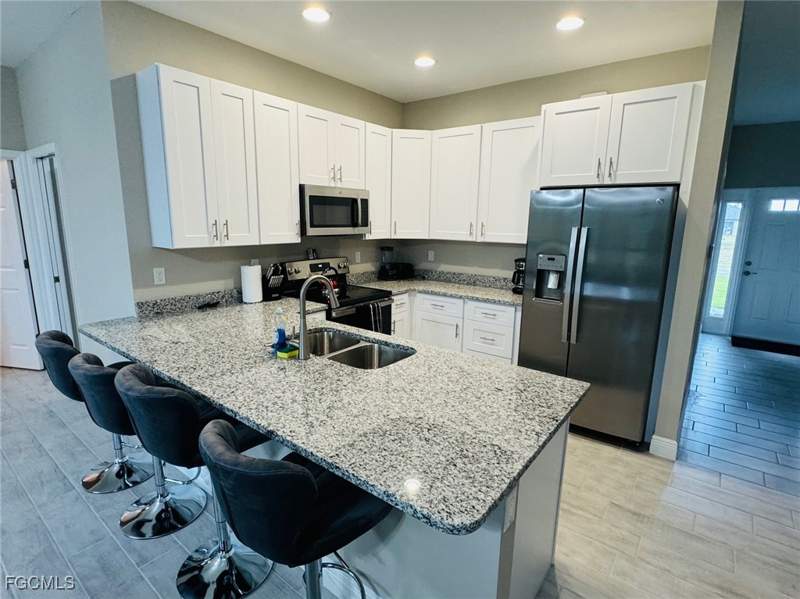 3 bedroom SingleFamilyResidence at 4126 NW 24th Ter, Cape Coral, Cape Coral — photo 5