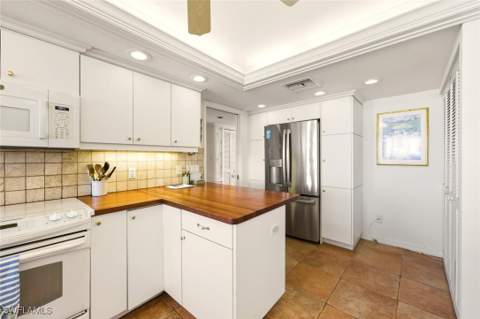 2378 Gulf Shore Blvd N 303, Naples FL - photo 12 of 39