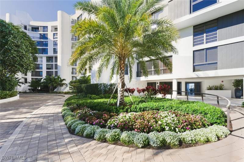 2 bedroom Condominium at 2378 Gulf Shore Blvd N 303, Admiralty Point, Naples — photo 2