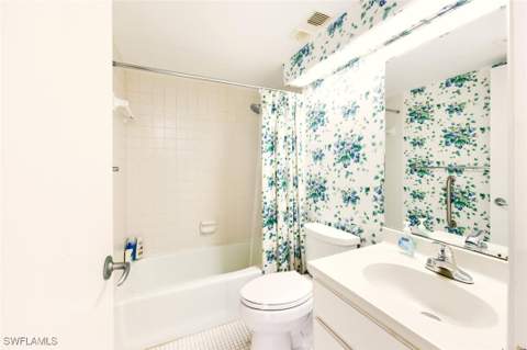 2378 Gulf Shore Blvd N 303, Naples FL - photo 22 of 39