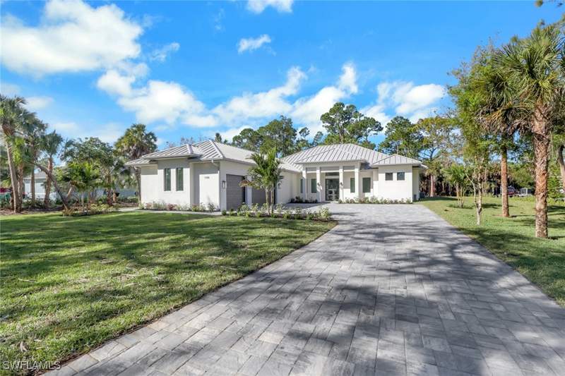 4 bedroom SingleFamilyResidence at 1109 15th St SW, Golden Gate Estates, Naples — photo 2